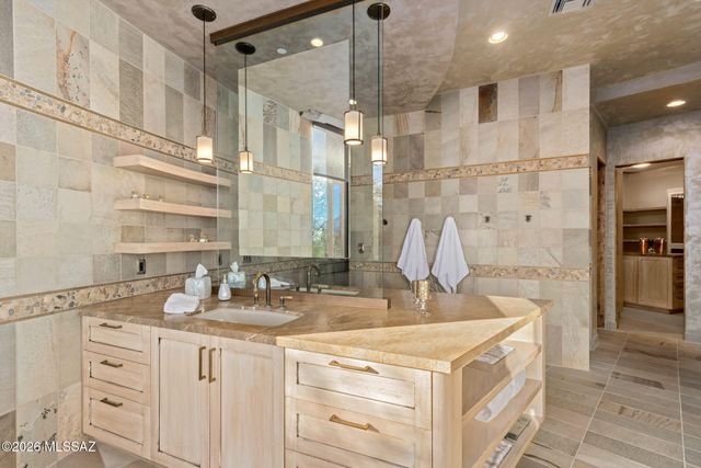 1277 W Tortolita Mountain Circle, Oro Valley, AZ 85755