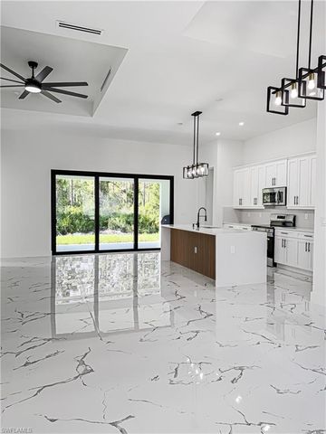 904 10th ST, Lehigh Acres, FL 33972