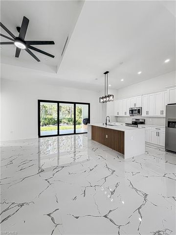 904 10th ST, Lehigh Acres, FL 33972