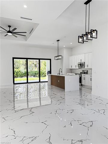 904 10th ST, Lehigh Acres, FL 33972