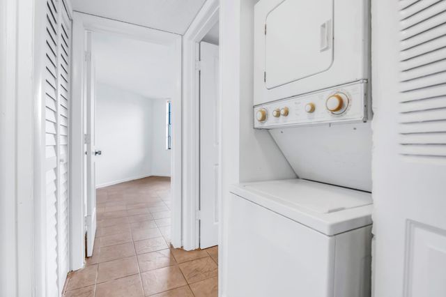 210 Lake Pointe Drive 103, Oakland Park, FL 33309