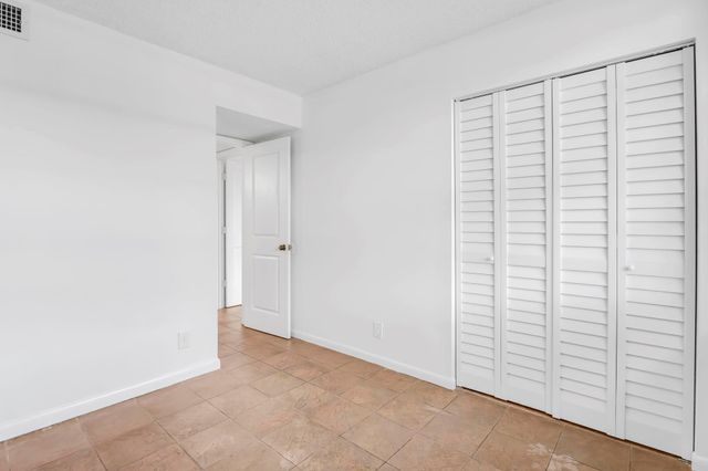 210 Lake Pointe Drive 103, Oakland Park, FL 33309