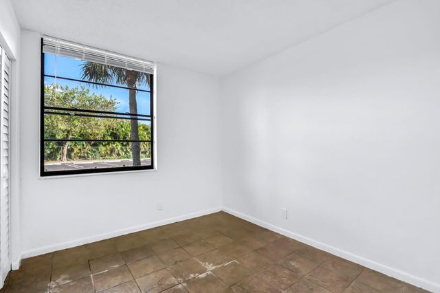 210 Lake Pointe Drive 103, Oakland Park, FL 33309