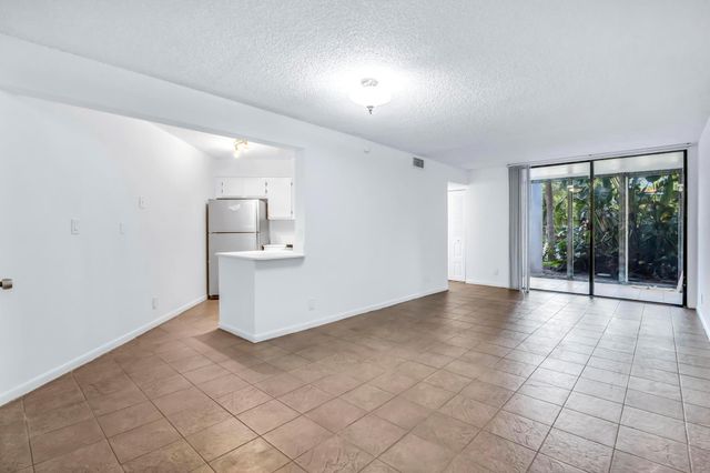 210 Lake Pointe Drive 103, Oakland Park, FL 33309