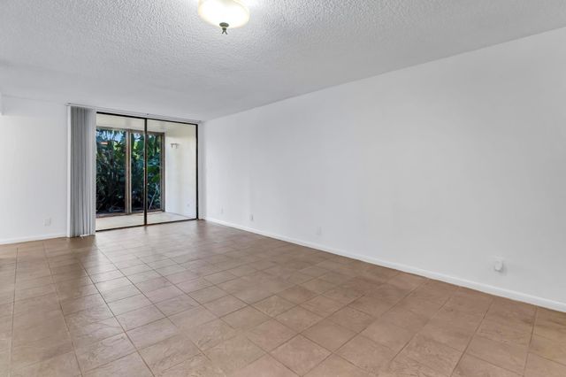 210 Lake Pointe Drive 103, Oakland Park, FL 33309