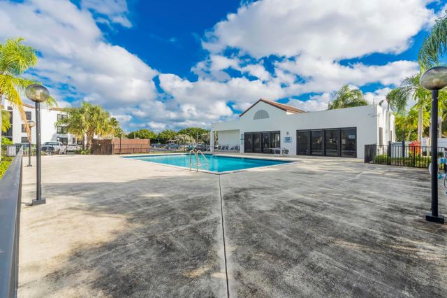 210 Lake Pointe Drive 103, Oakland Park, FL 33309