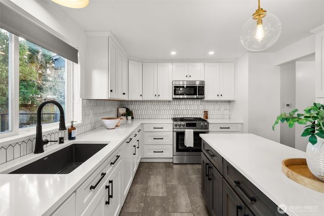 3509 Locust Avenue W, University Place, WA 98466