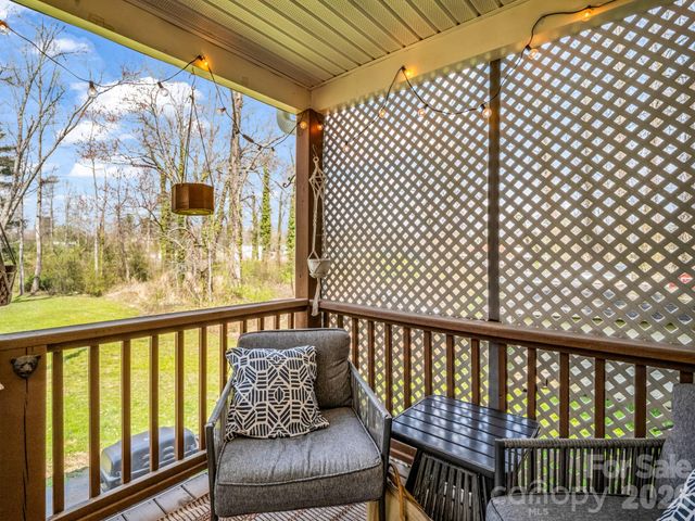 22 Macks Way, Hendersonville, NC 28739