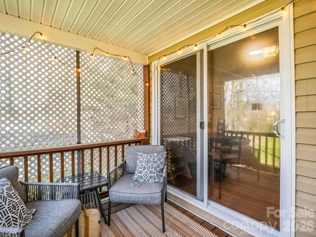 22 Macks Way, Hendersonville, NC 28739