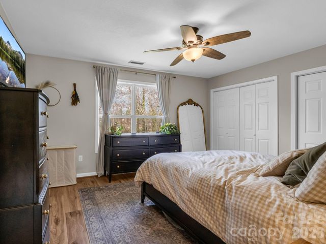 22 Macks Way, Hendersonville, NC 28739