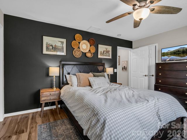 22 Macks Way, Hendersonville, NC 28739