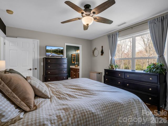 22 Macks Way, Hendersonville, NC 28739