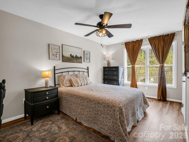 22 Macks Way, Hendersonville, NC 28739