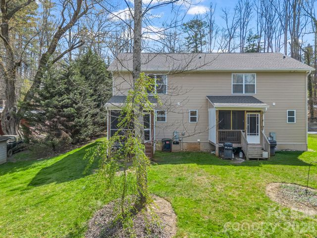 22 Macks Way, Hendersonville, NC 28739