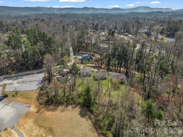 22 Macks Way, Hendersonville, NC 28739