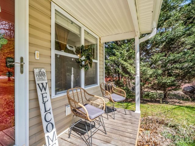 22 Macks Way, Hendersonville, NC 28739