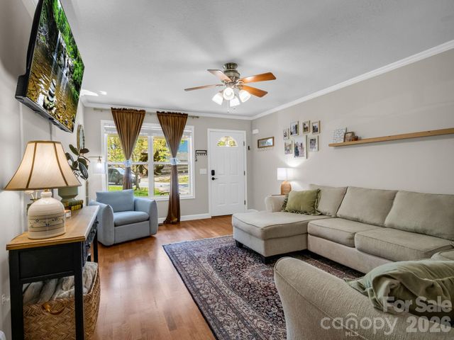 22 Macks Way, Hendersonville, NC 28739