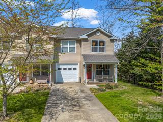 22 Macks Way, Hendersonville, NC 28739