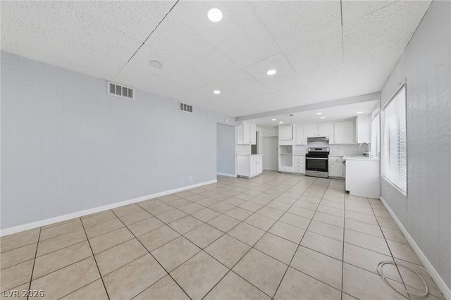 2749 Long Court, Las Vegas, NV 89121