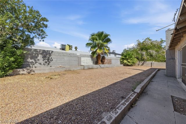 2749 Long Court, Las Vegas, NV 89121