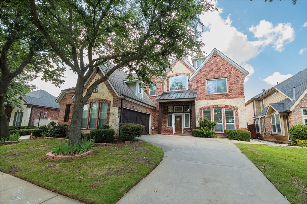 721 Peco Street, Lantana, TX 76226
