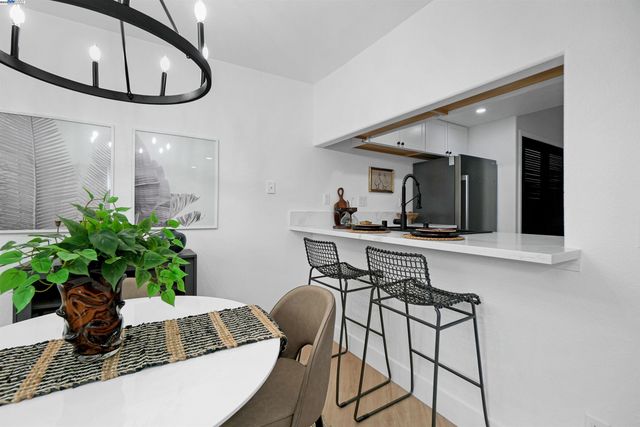 21314 Gary Dr 214, Hayward, CA 94546