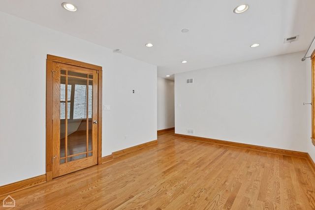 4544 N Western Avenue 2, Chicago, IL 60625