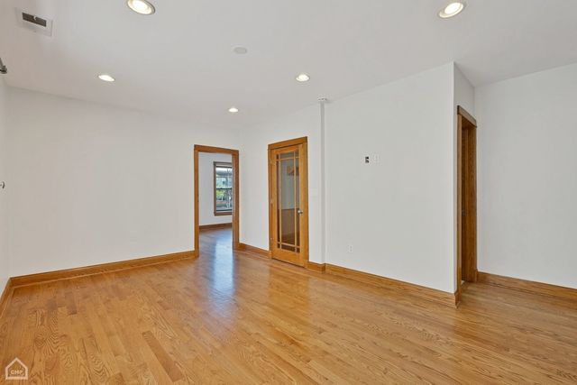 4544 N Western Avenue 2, Chicago, IL 60625