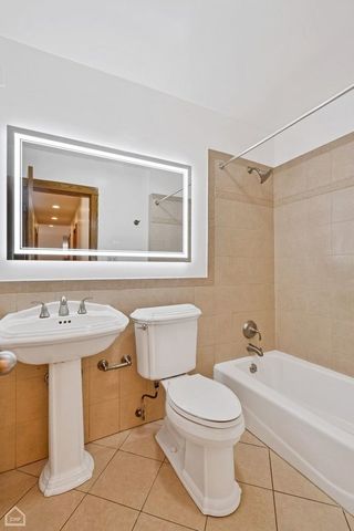 4544 N Western Avenue 2, Chicago, IL 60625