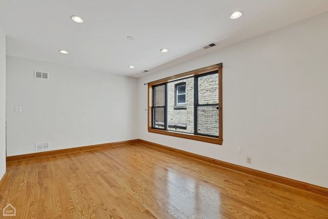 4544 N Western Avenue 2, Chicago, IL 60625