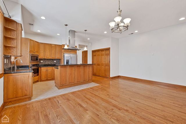 4544 N Western Avenue 2, Chicago, IL 60625