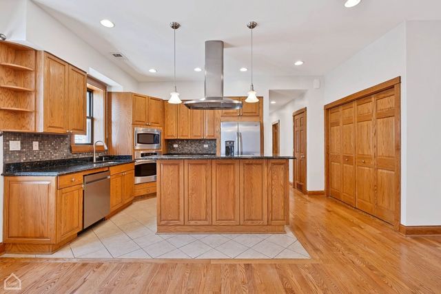 4544 N Western Avenue 2, Chicago, IL 60625