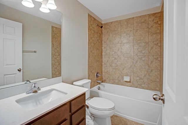 3343 Liberty Square Way 104, Fort Pierce, FL 34982