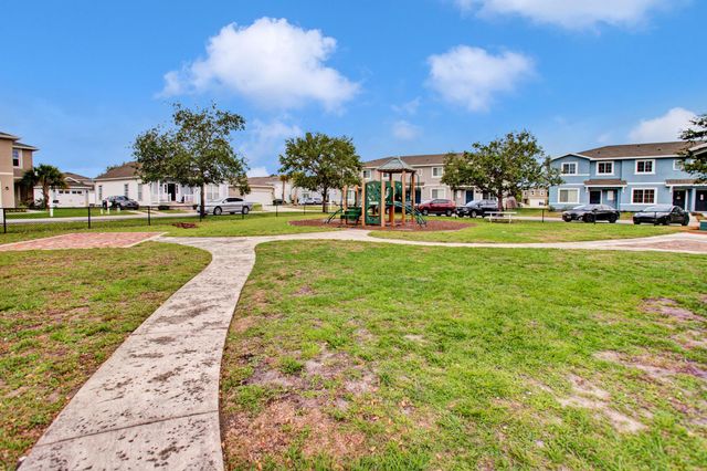 3343 Liberty Square Way 104, Fort Pierce, FL 34982