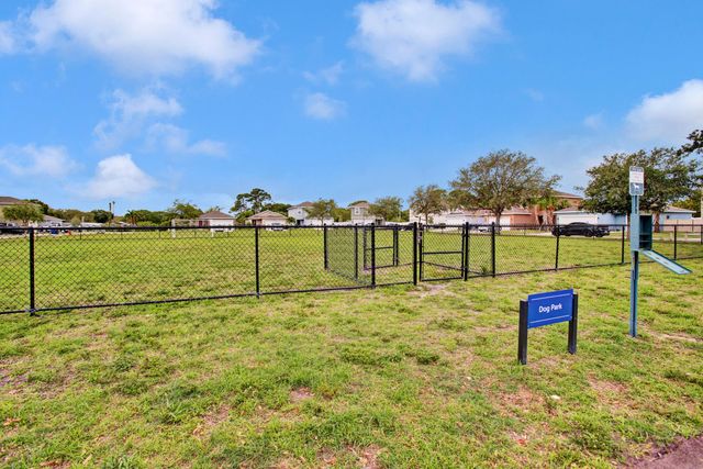 3343 Liberty Square Way 104, Fort Pierce, FL 34982