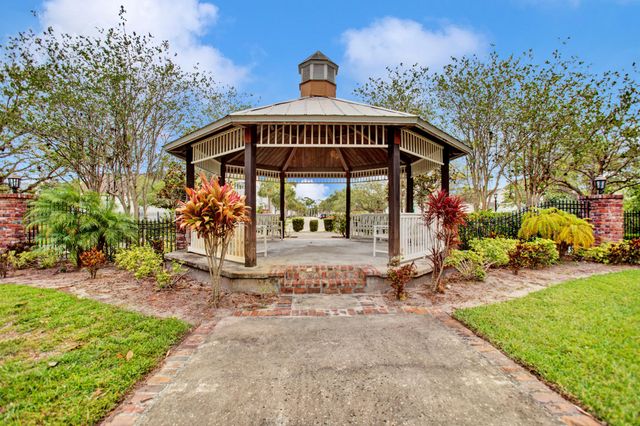 3343 Liberty Square Way 104, Fort Pierce, FL 34982