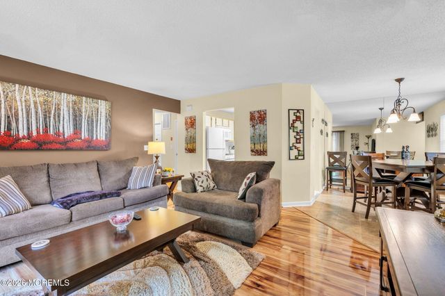408 Larkspur Lane, Jackson, NJ 08527