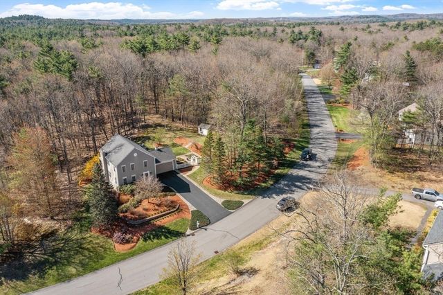 40 Longwood Dr, Lunenburg, MA 01462