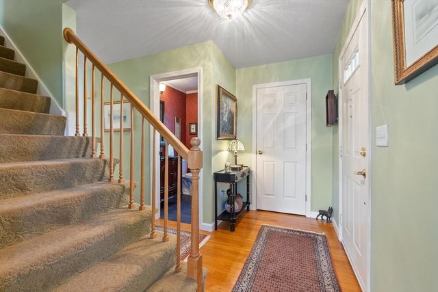 40 Longwood Dr, Lunenburg, MA 01462