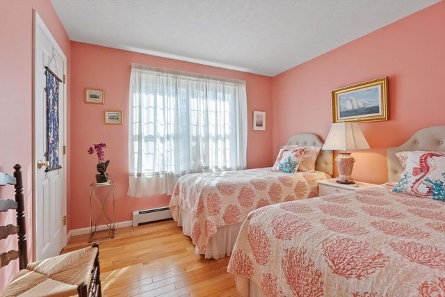 40 Longwood Dr, Lunenburg, MA 01462