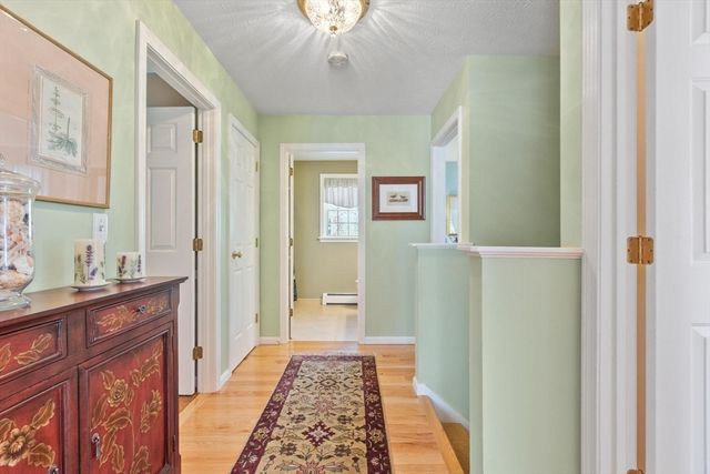 40 Longwood Dr, Lunenburg, MA 01462