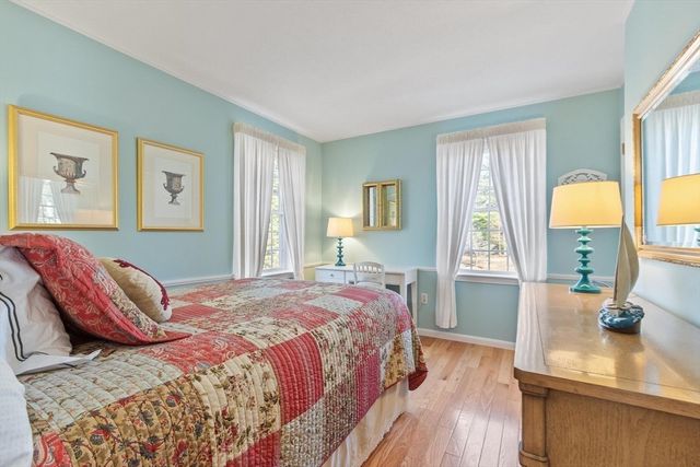 40 Longwood Dr, Lunenburg, MA 01462