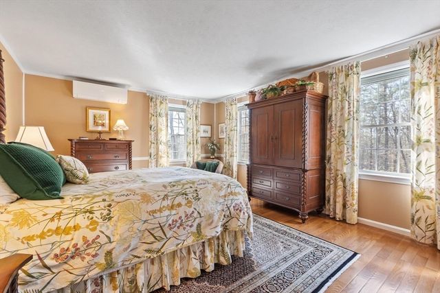 40 Longwood Dr, Lunenburg, MA 01462