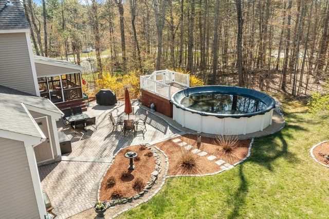 40 Longwood Dr, Lunenburg, MA 01462