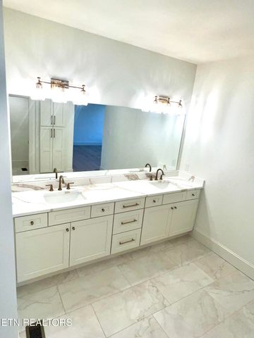 4619 Alan Springs Lane, Knoxville, TN 37938