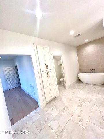 4619 Alan Springs Lane, Knoxville, TN 37938