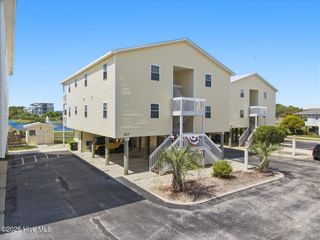 217 Atlanta Avenue Apt 2a, Carolina Beach, NC 28428