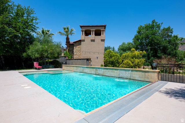 557 S WOODS VIEW CIR, St. George, UT 84770