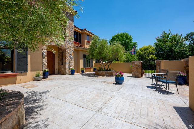 557 S WOODS VIEW CIR, St. George, UT 84770