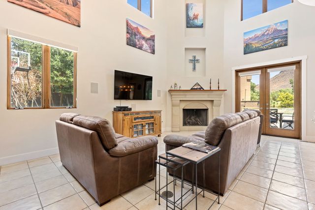 557 S WOODS VIEW CIR, St. George, UT 84770